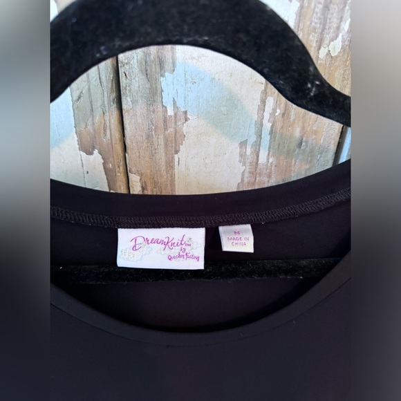 Dream Knit by Quaker Factory Palm Tree Sequin Top size  Medium Black - Picture 2 of 6